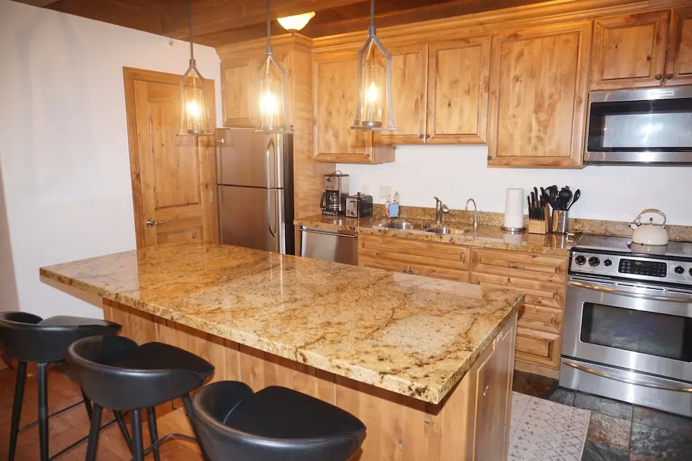 Recently Remodeled Including New Appliances - Corner Unit - River Location 3 Bedroom Condo by RedAwning
