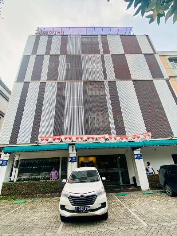 Meriton Boutique Hotel