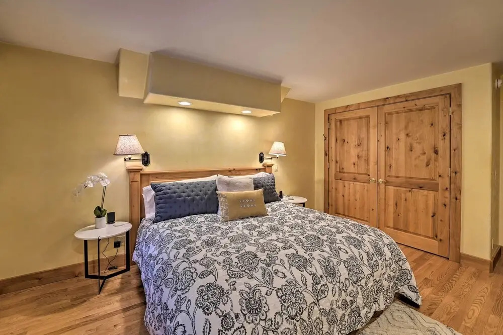 Serene Sun Valley Home w/ Hot Tub & Mtn Views