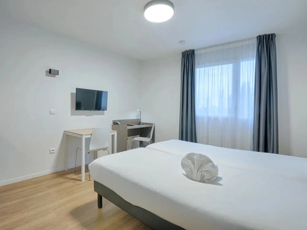 Comfortable Studio for 2 by the Marne