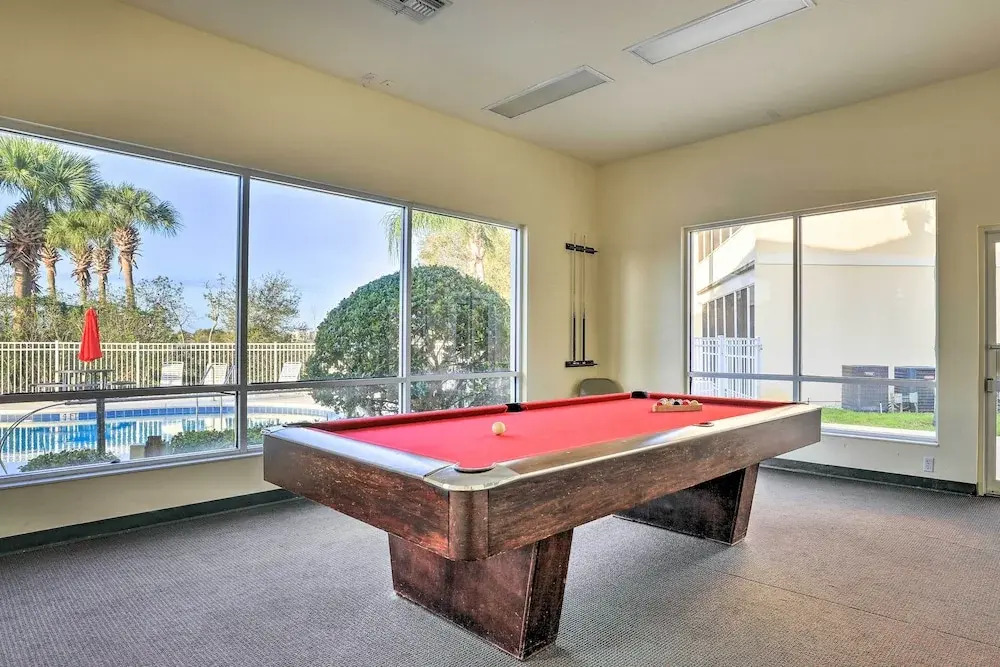 Kissimmee Condo w/ Resort Perks - 5 Mi to Disney!