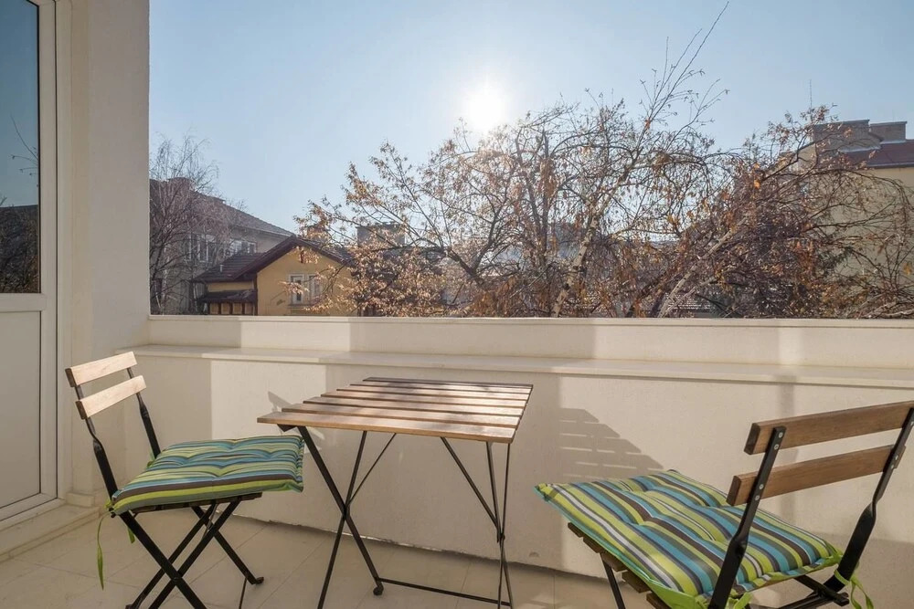 FM Deluxe 2-BDR Apartment with Balcony - Zaimov Park