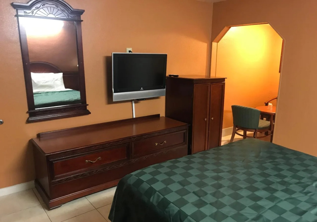 New Corral Motel