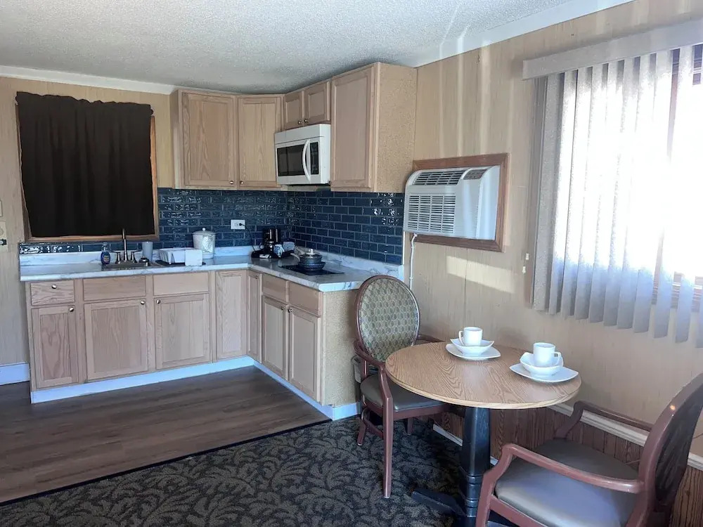 Hampton Motel