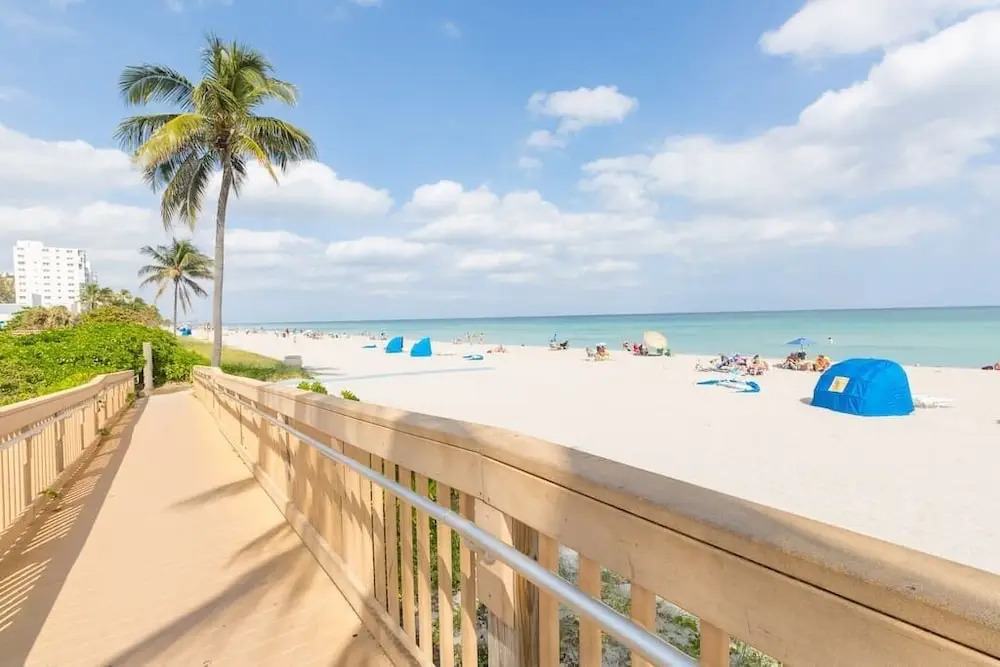 437 Studio Hollywood Beach Resort