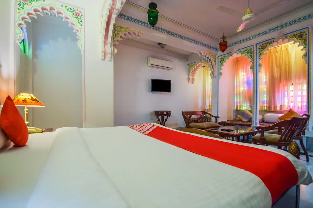 OYO 23380 Raj Palace