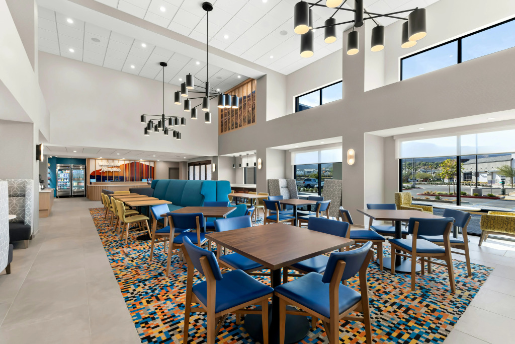 Hampton Inn & Suites Corona, Ca