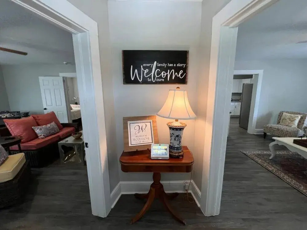 Historic Home in Downtown Greer Shop,eat & Sleep