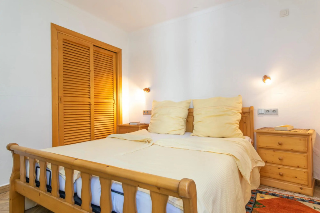 VILLA MANZA - Charming country house with terrace and garden. Free WIFI.
