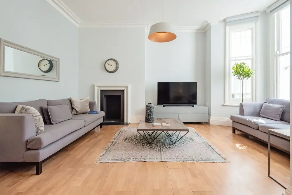 Stunning Home Near Earl's Court by Underthedoormat