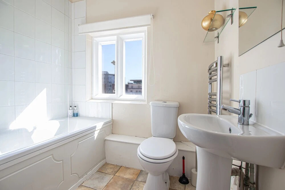 Centrally-located Flat in Stunning Period Building