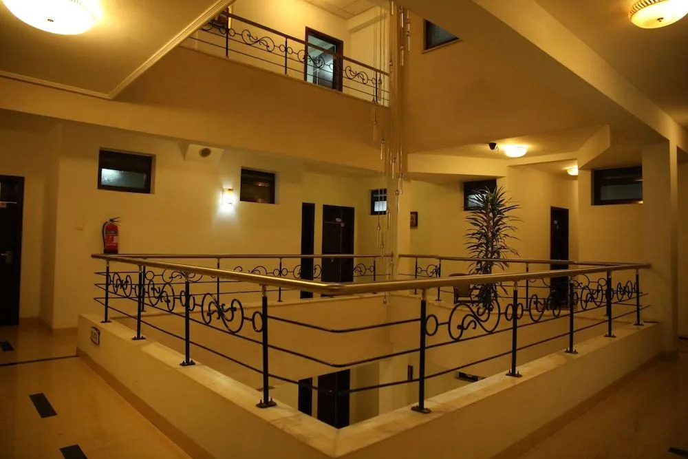 Rahnile Hotel