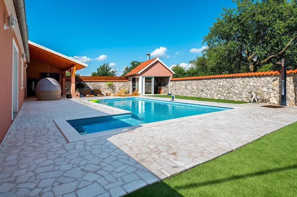 Villa Nika