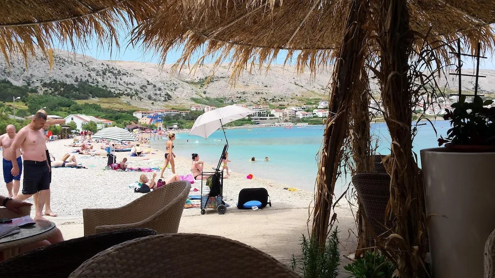 Apartment With 2 Bedrooms in Pag, With Wonderful sea View, Enclosed Ga