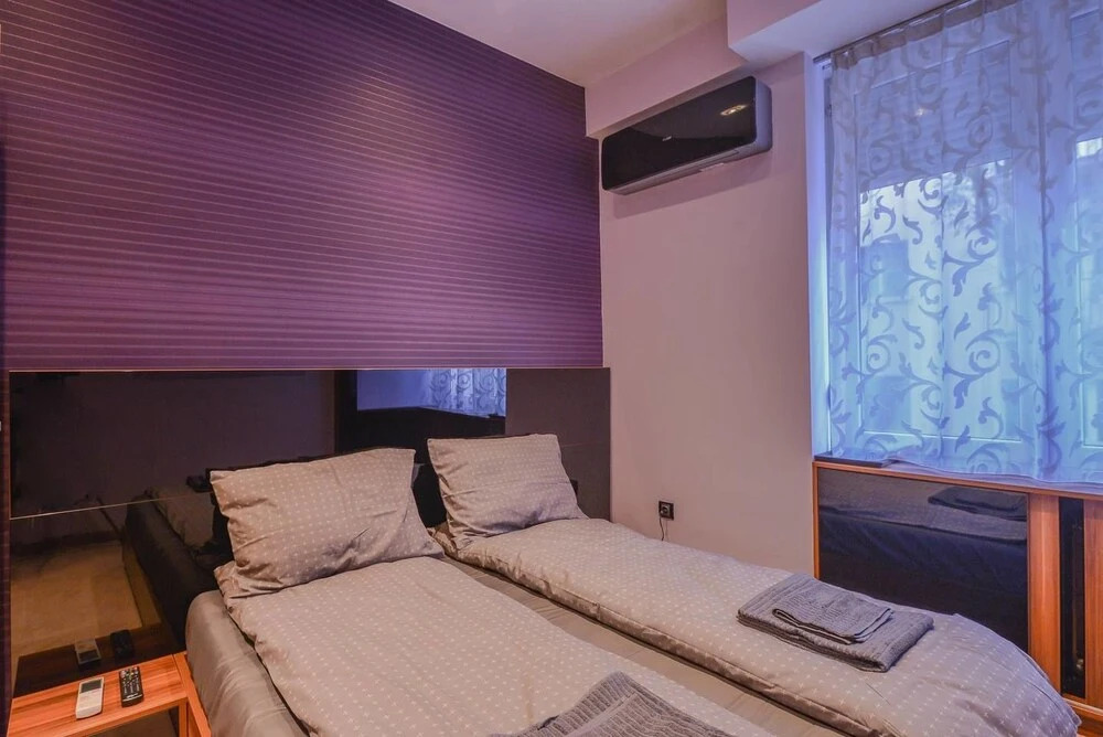 FM Deluxe 1-BDR Apartment - Extravaganzzo