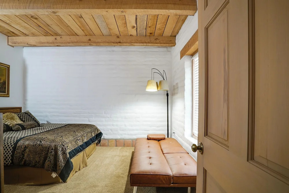 Las Cruces Home La Casa Blanca w/ Courtyard