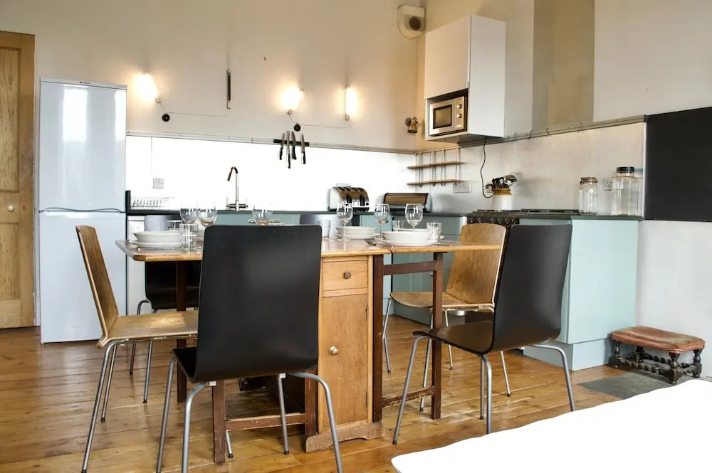 Central 3 Bedroom Flat