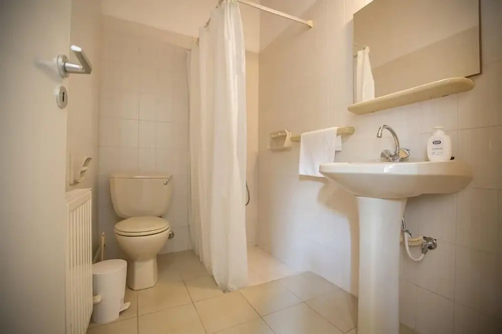 Villa Rosie AQ Anm03