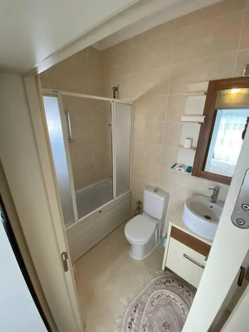 Lovely 3 Bedrooms Luxury APT with pool and Gym