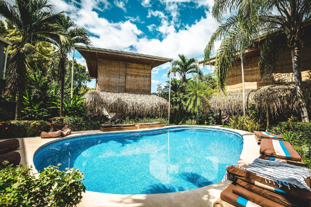 Otro Lado Lodge