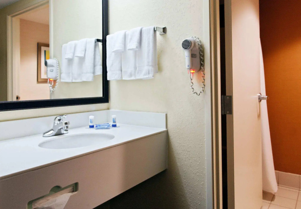 Fairfield Inn & Suites Charlotte Arrowood