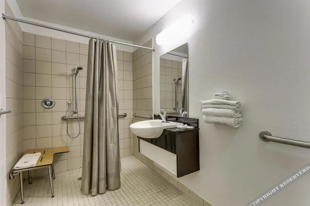 Rodeway Inn and Suites Lake Charles