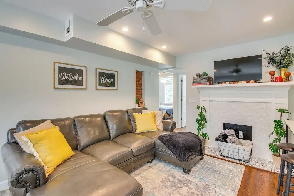 Convenient OKC Apartment: 4 Mi to Dtwn!