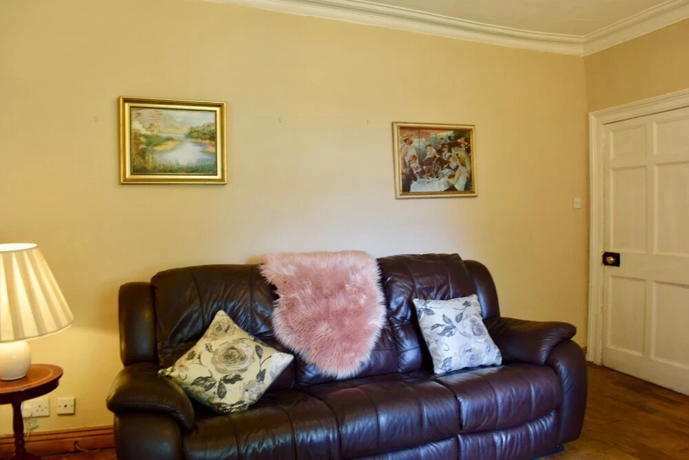 4 Bedroom Dublin Home Overlooking Canal