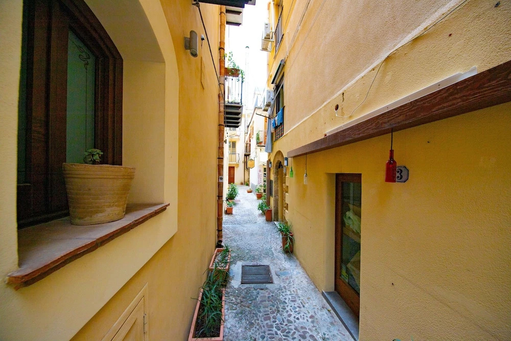 Kefa Holiday - Sofia Apartment