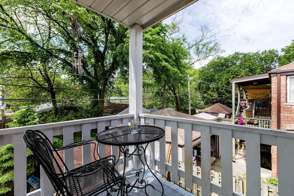 Bright and Charming 2 Bed Apartment in Evanston by AllSet Turnover
