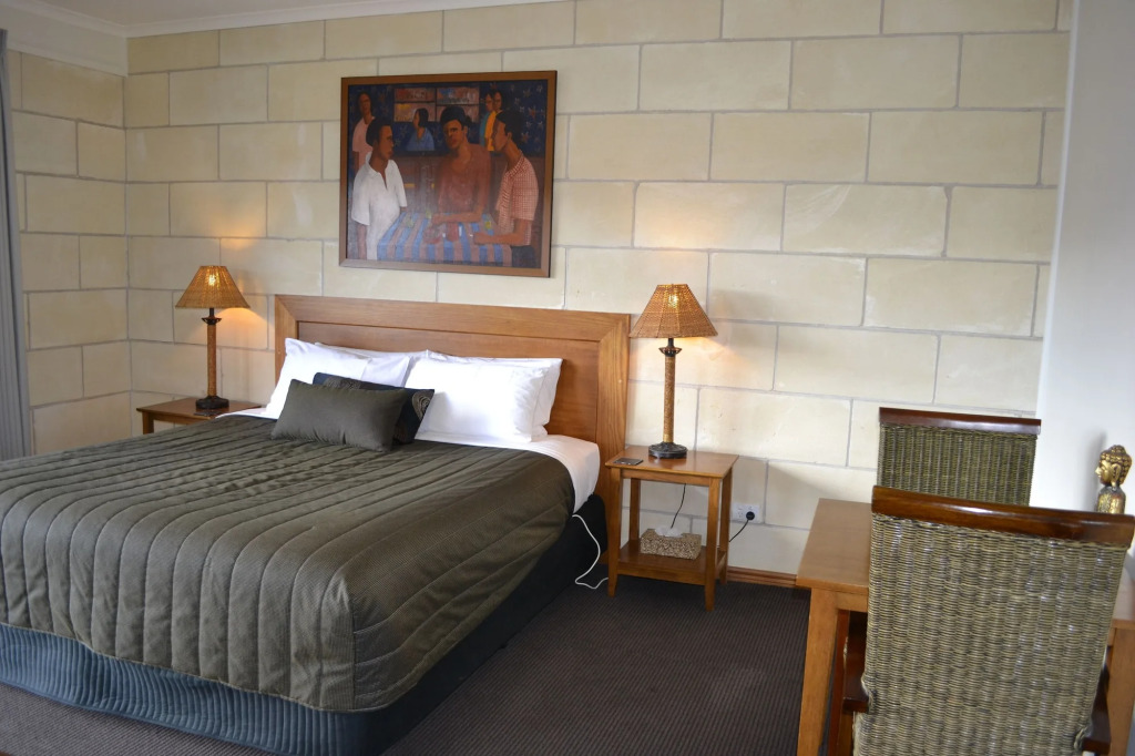 Loch Ard Motor Inn