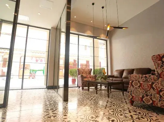 Yujing Saussurea French Style Hotel