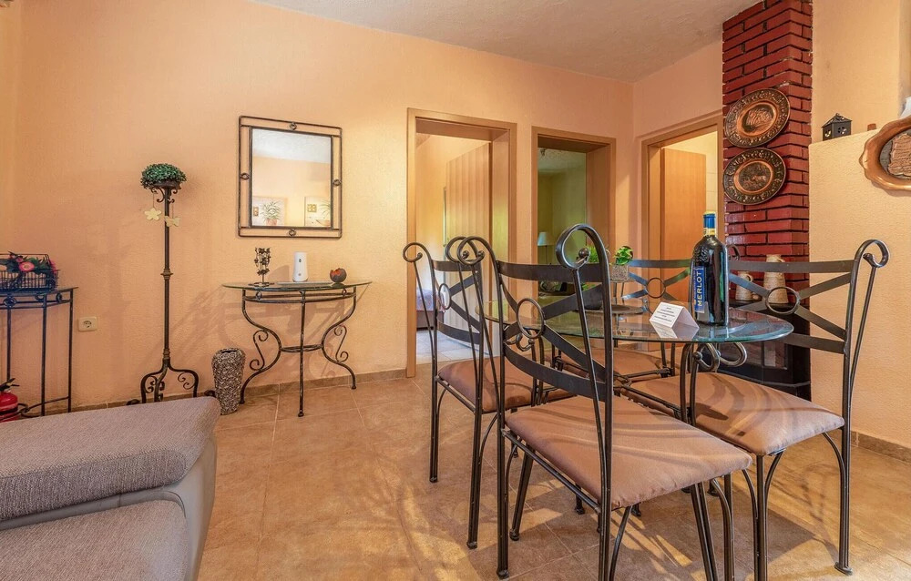 Awesome Home in Vrsi With 2 Bedrooms and Wifi