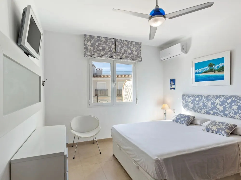 Modern Apartment in La Herradura with Sea Nearby