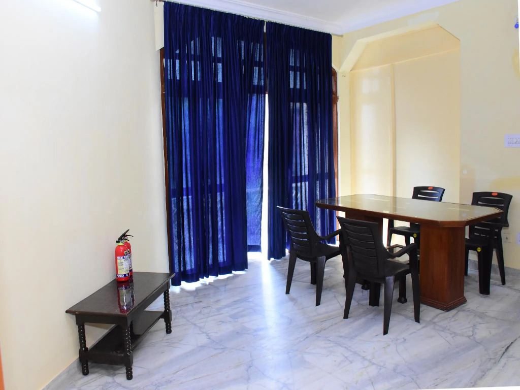 OYO 24110 Pink Villa Guest House