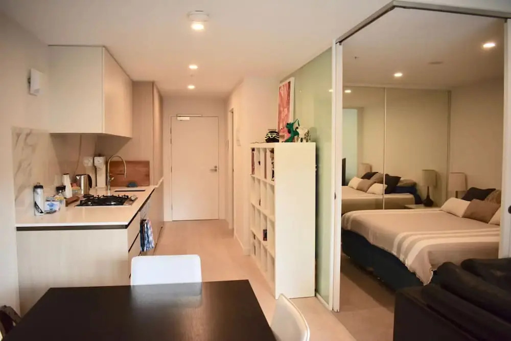 Modern 1 Bedroom Apartment in North Melbourne
