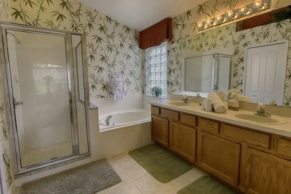 Stunning 3 bed Former Model Home With Private Upgraded Pool - 352