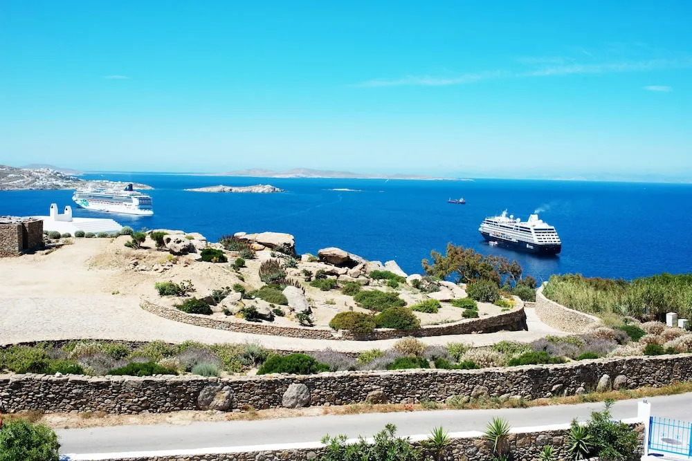 Petra Mykonos Studios & Suites