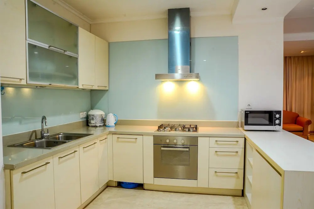 Spacious FX Residence with Mall Access