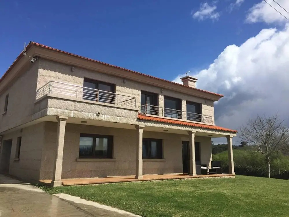 House With 4 Bedrooms in Sanjenjo, With Shared Pool, Enclosed Garden and Wifi