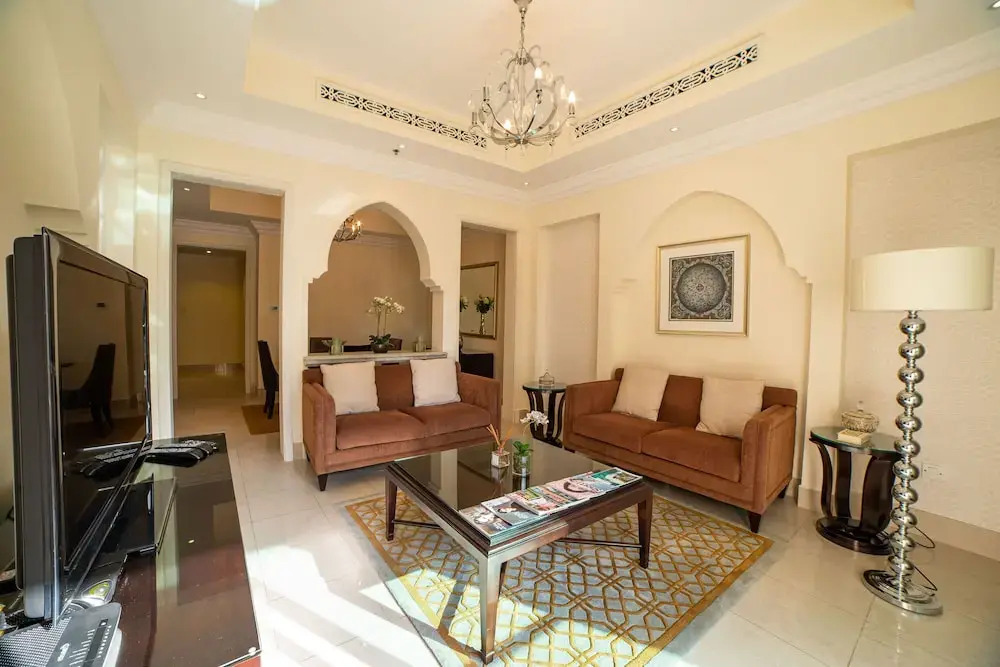 Amazing 1 BR Apartment Souk AlBahar 4105