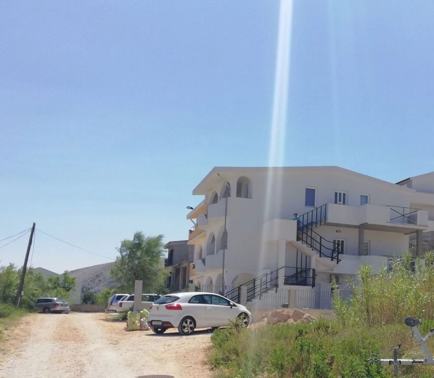 Sarin - Free Parking and Flat Internet - A1