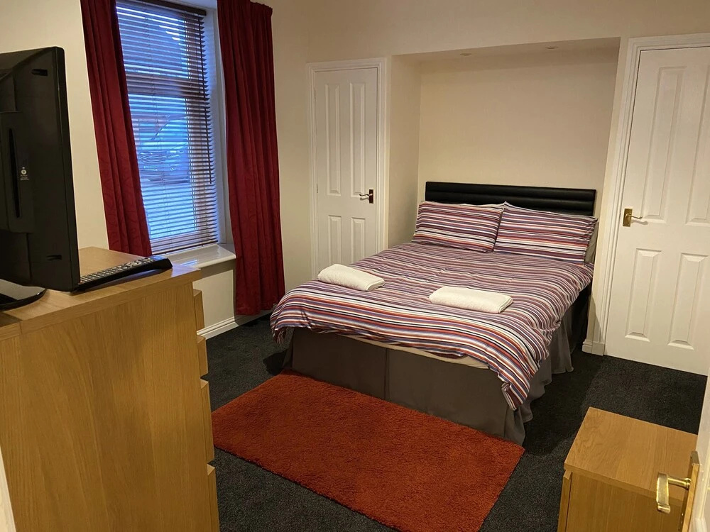 Ivy Cottage-Serviced accommodation