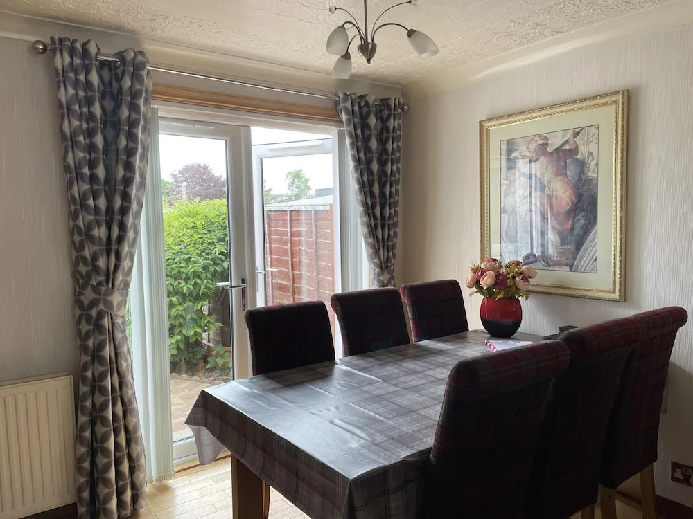 3bed House - Family Friendly - Close To Lochness