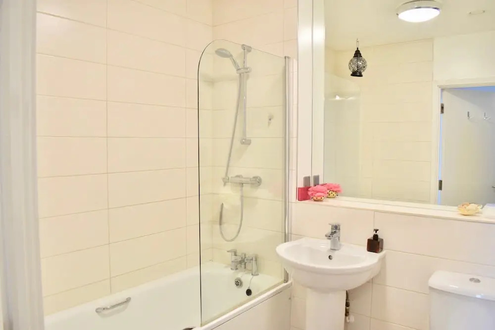 Homely 1 Bedroom Southwark Flat With Balcony