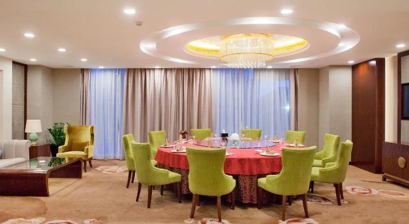 Glory Charm Hotel