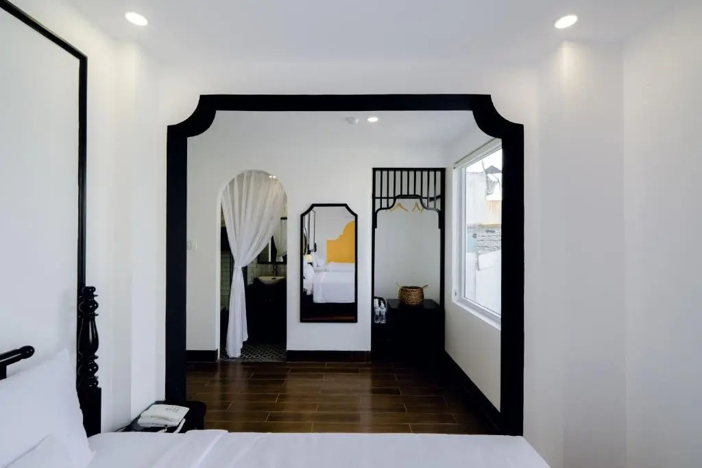 The Fancy House