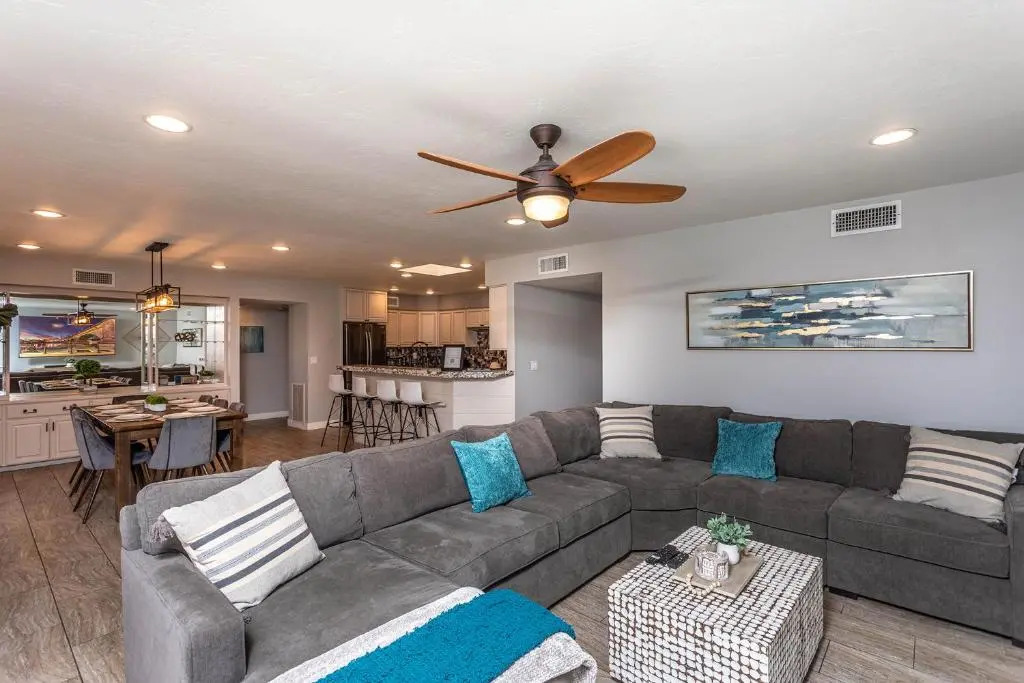 NEW - Havasunny Stay - Sleeps 16, Pool, Spa, Game Room, Fire Pit, Sunsets, Near Lake