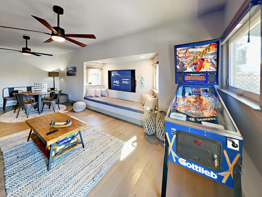 2201 Balboa Dr Home 5 Bedrooms 4 Bathrooms Home