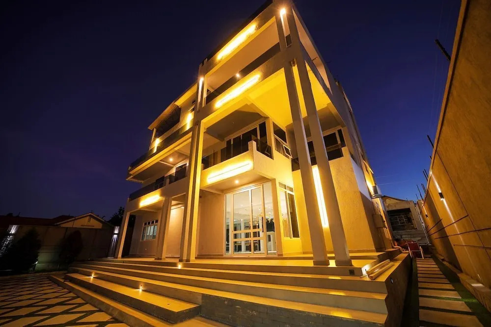 El Amo Lakeview Villa